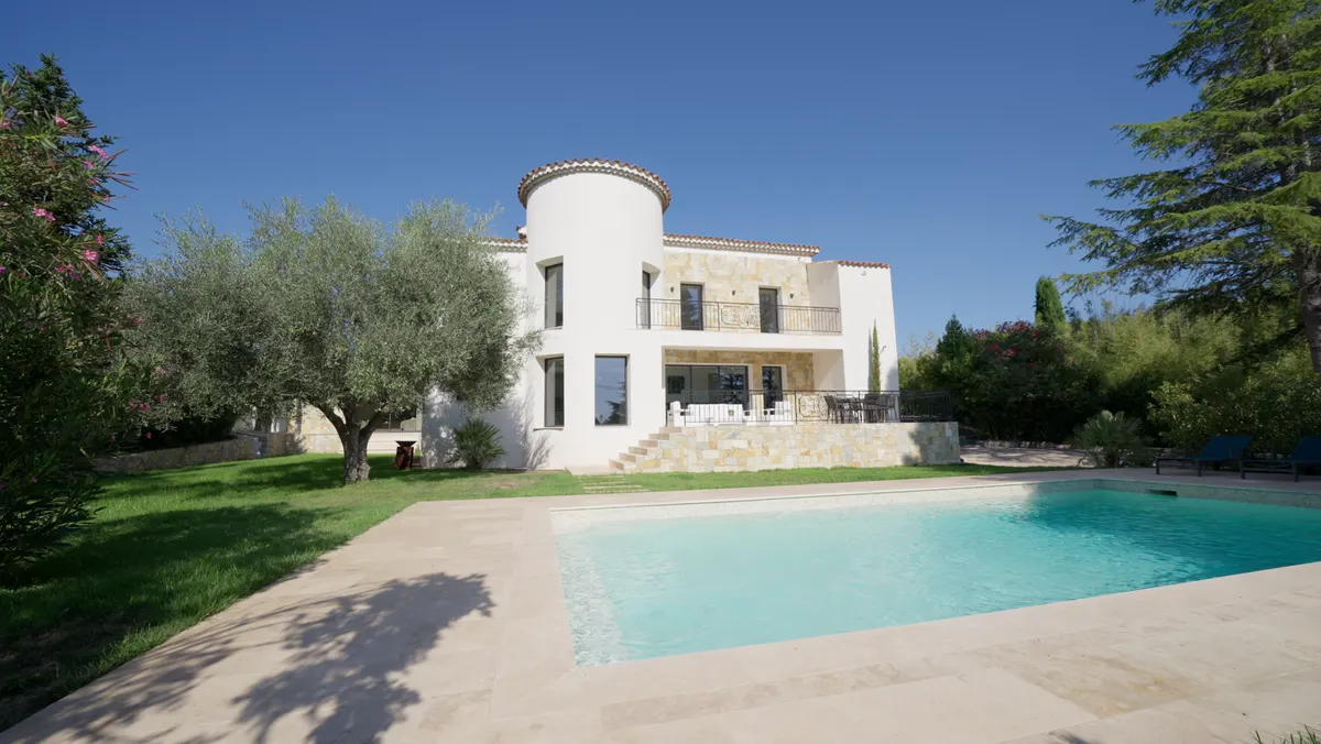 Extérieur · Villa et piscine