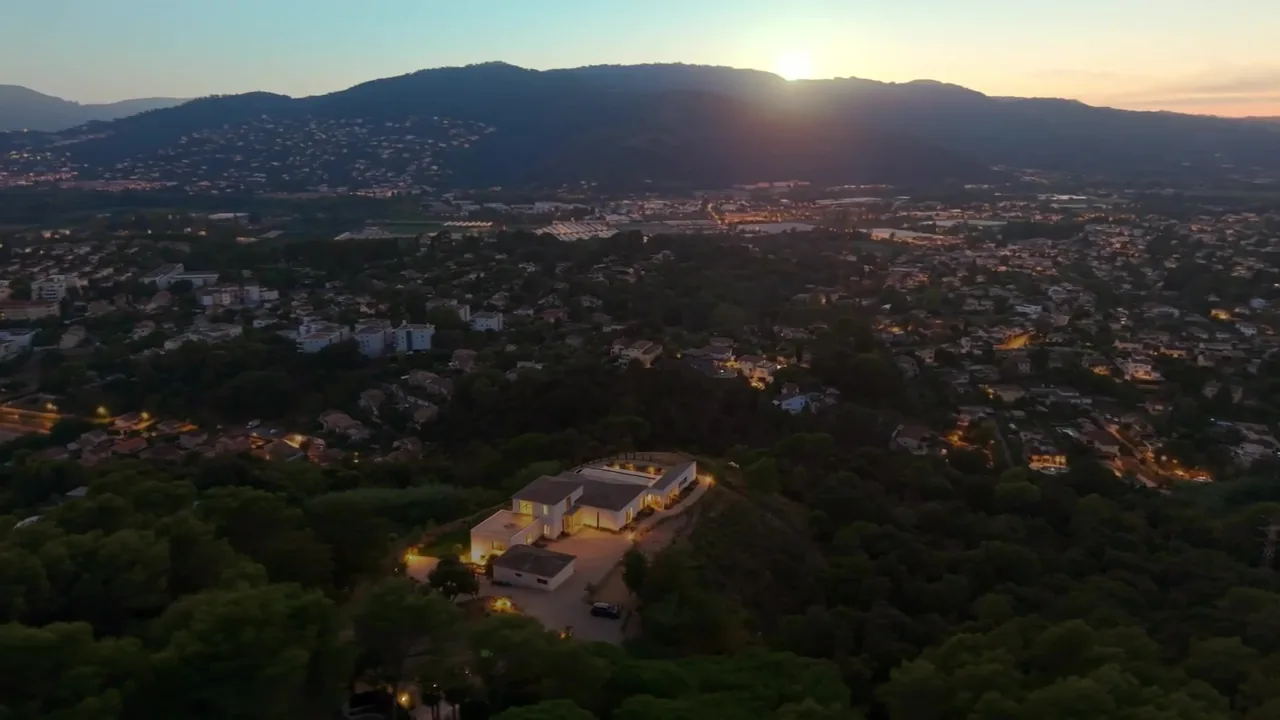 Côte d’Azur Sotheby’s International Realty, Villa panoramique