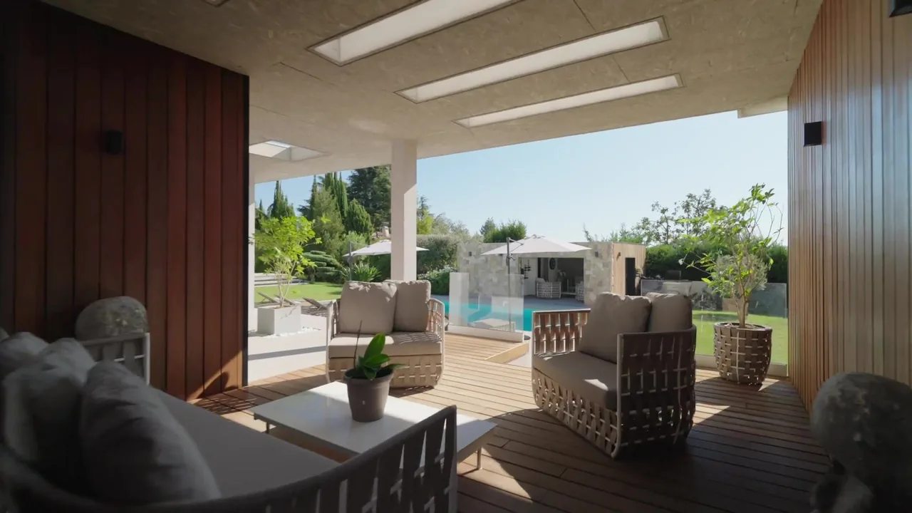 Côte d’Azur Sotheby’s International Realty, Villa contemporaine